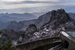 湖北武当山冬日山峦雪景