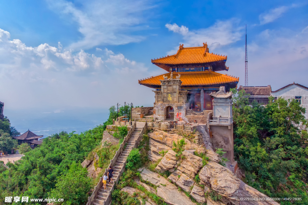 旅游名胜湖北金顶景区