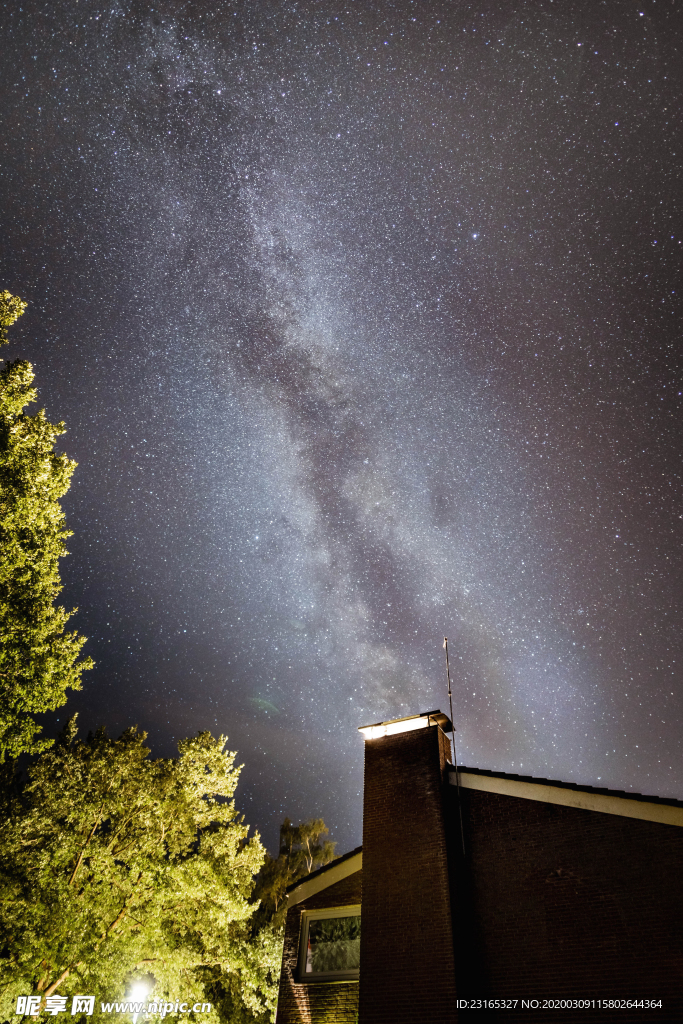 乡村唯美夜晚星空