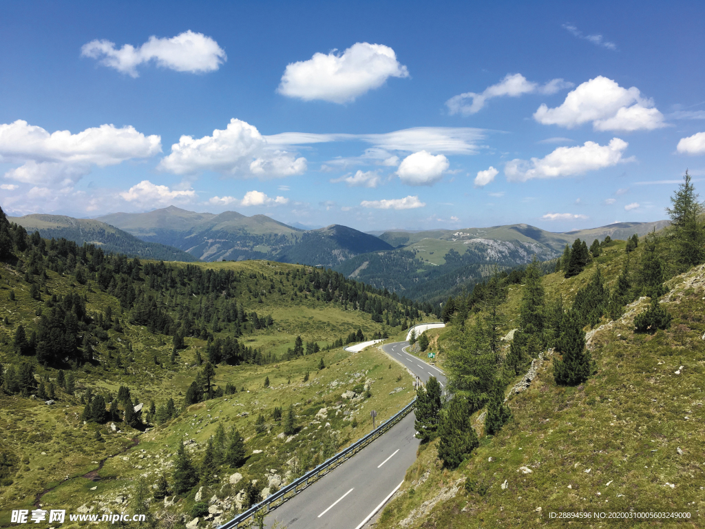 山区公路 阿尔卑斯山全景图