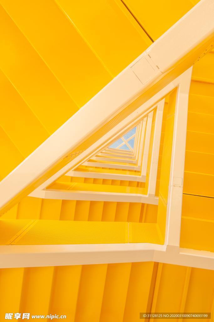 黄色楼梯