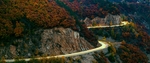 群山森林公路风景背景