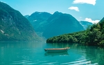 群山森林河流云彩风景
