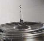水