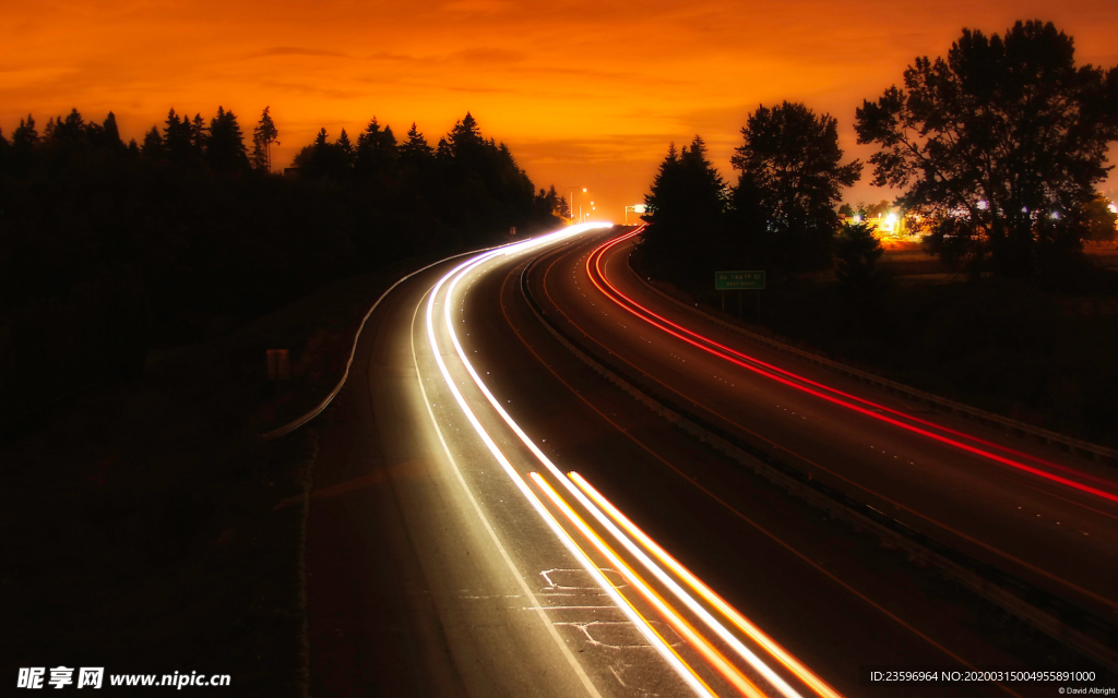 夜晚的道路