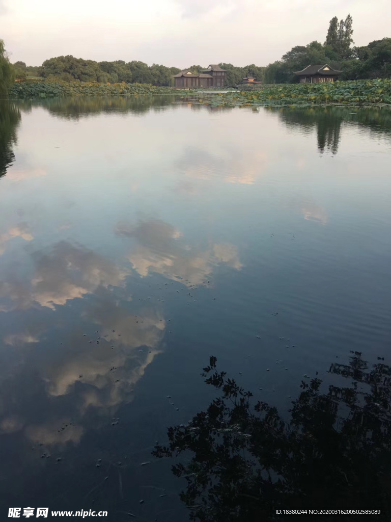 湖