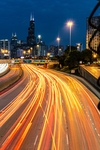 夜晚的城市街道
