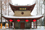 雪后小雁塔