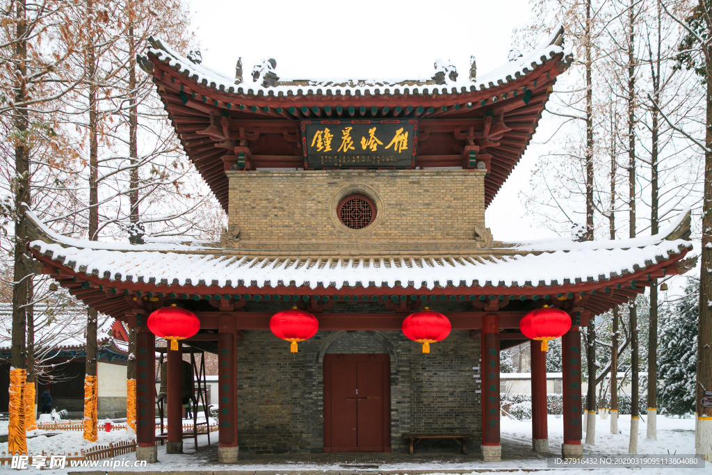 雪后小雁塔