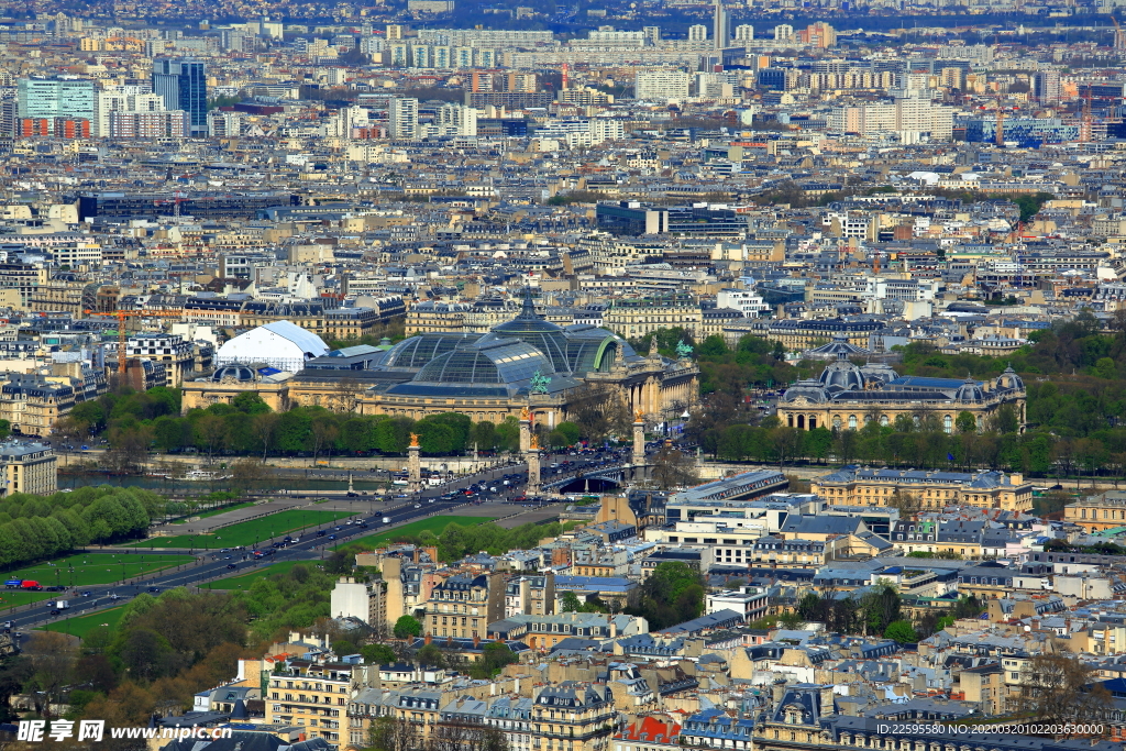 俯瞰巴黎大小皇宫亚历山大三世桥