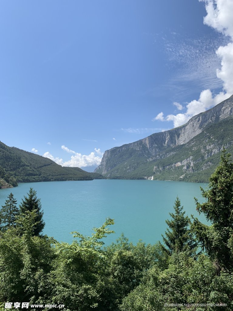 湖 春 山 景观 性质 天空