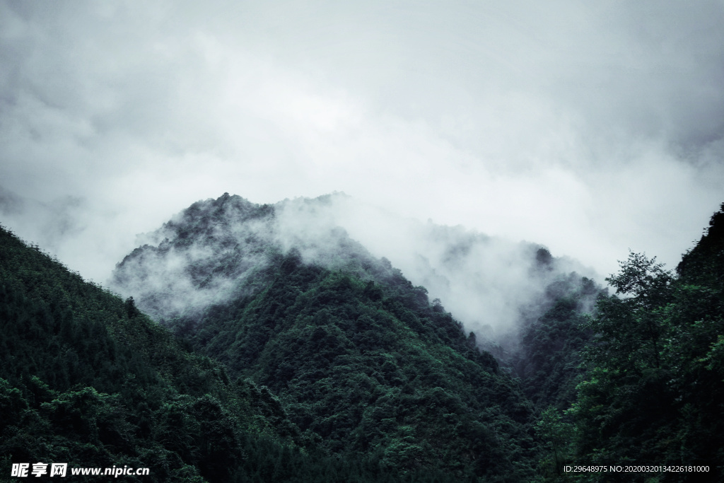 风景山田园 天空 光影 乡村道