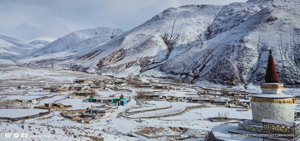 山村的雪景