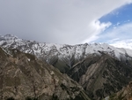 蓝天白云雪山