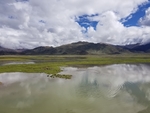 蓝天白云湖水