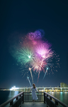 绚丽烟花城市夜景