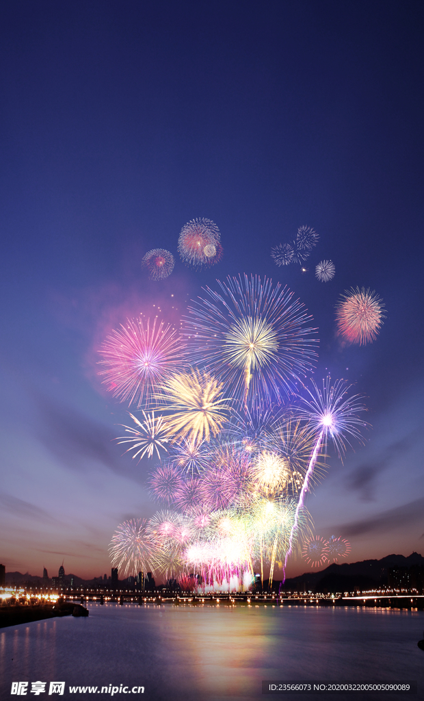 绚丽烟花城市夜景