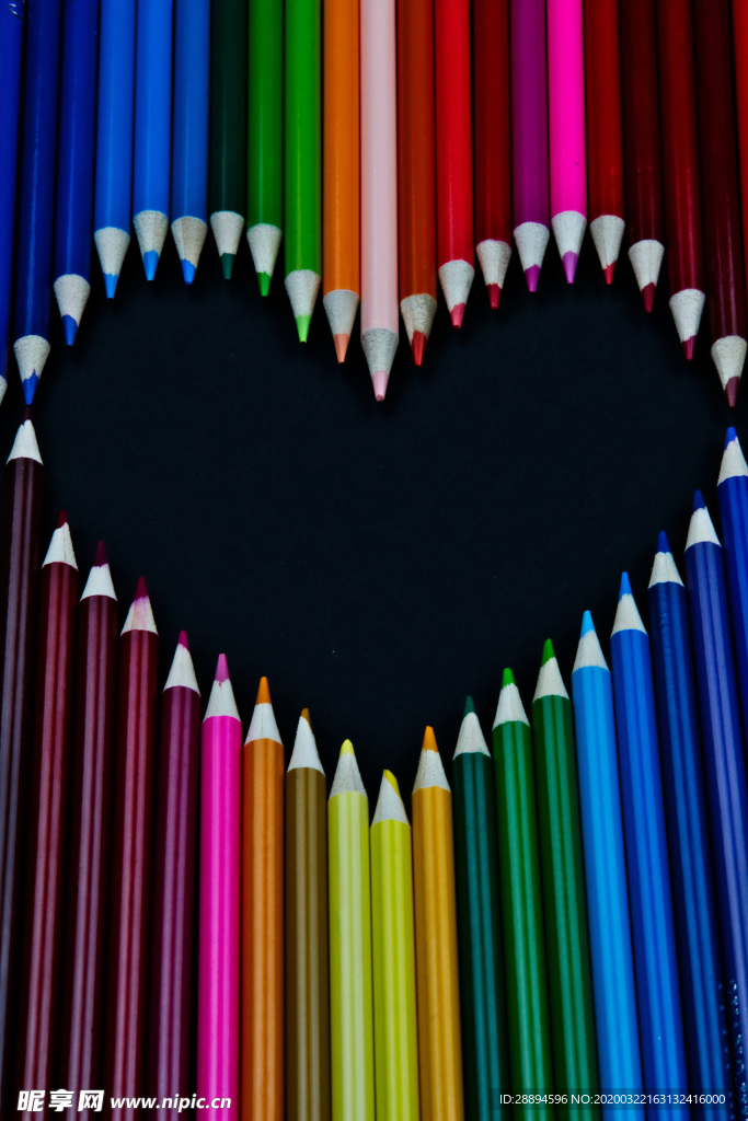 彩色的铅笔 丰富多彩 心脏 爱
