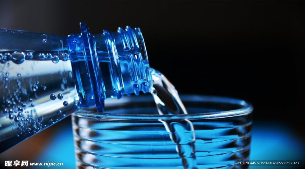 水