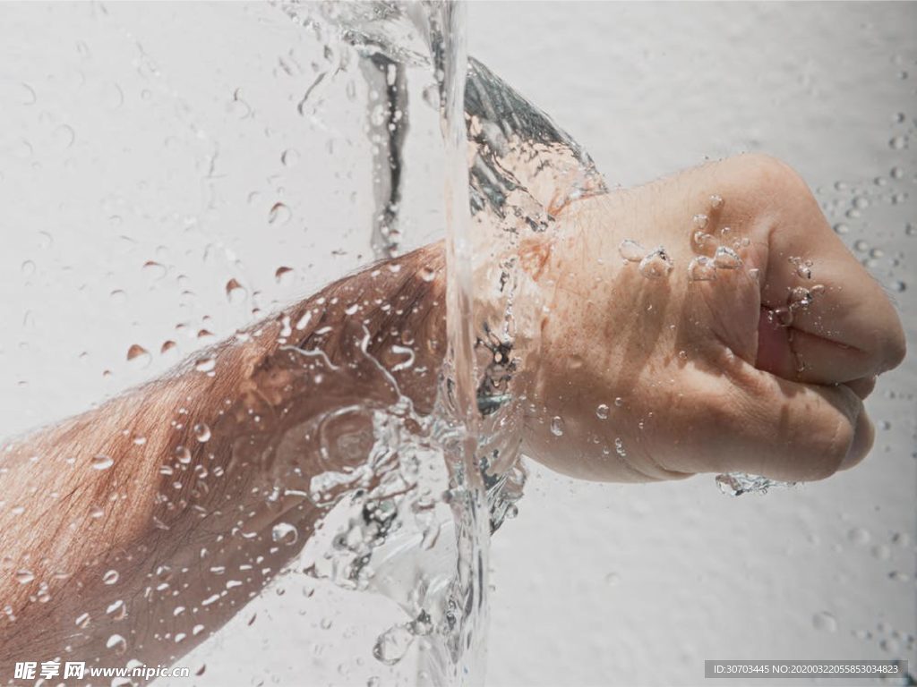 水
