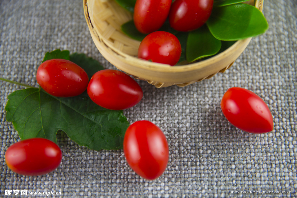 西红柿番茄圣女果柿子图片