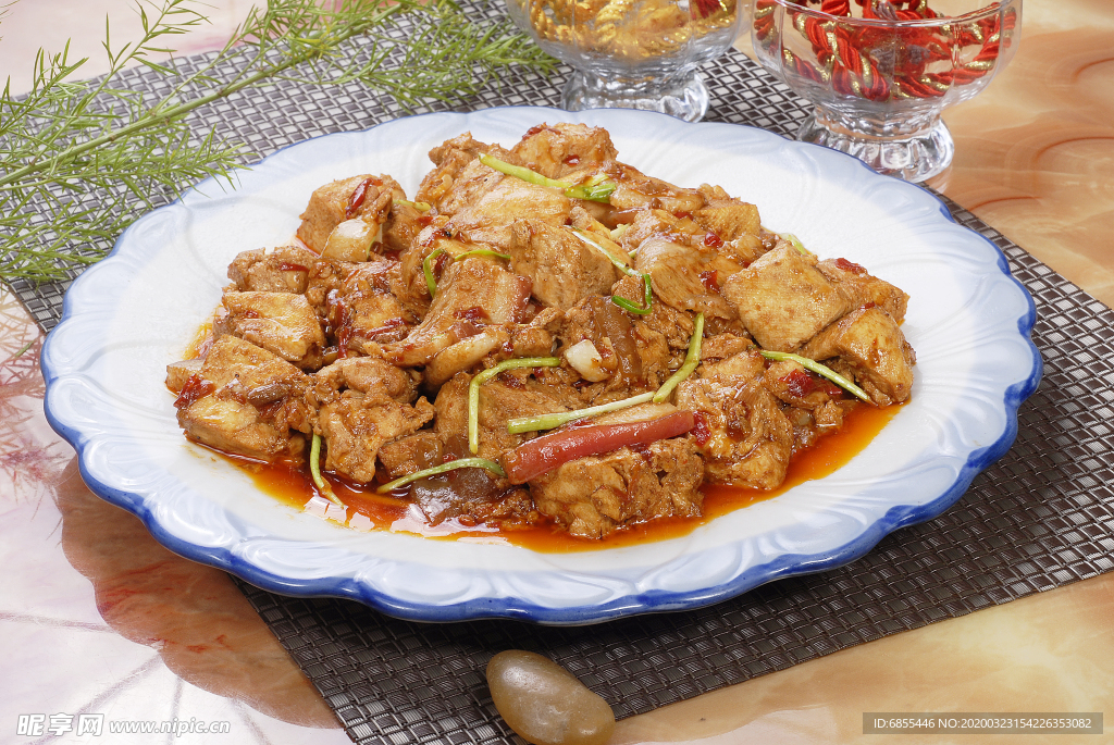五花肉炖豆腐