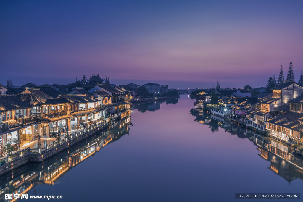 上海青浦朱家角古镇夜景风光