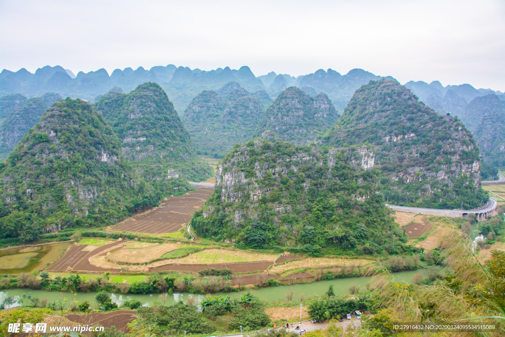 贵州双乳峰景区