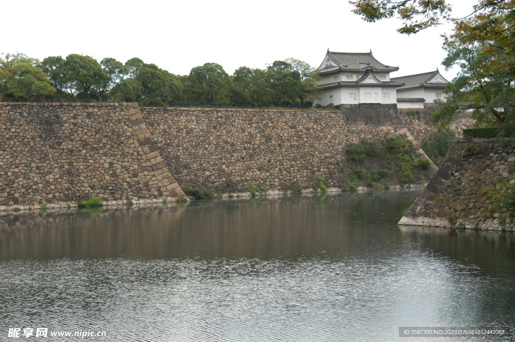 日本古城护城河