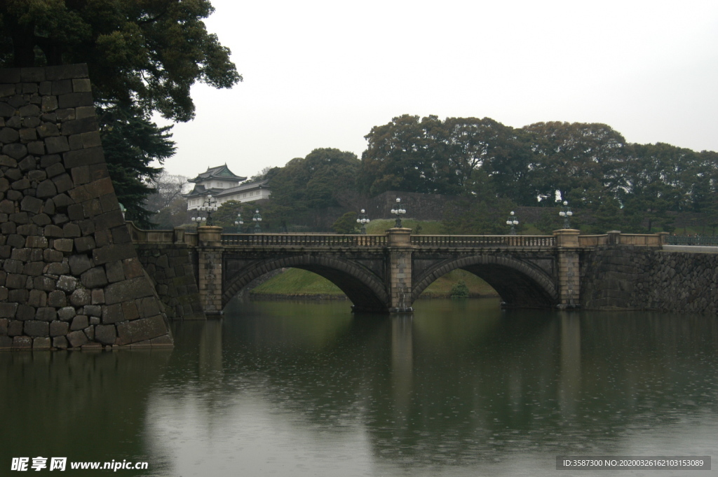 池塘 石桥
