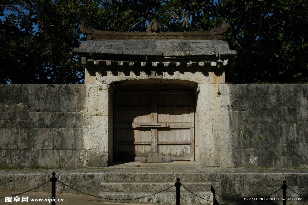 古建大门