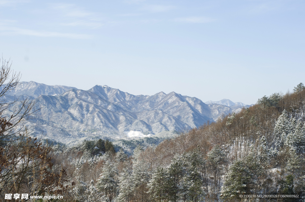 白雪山川