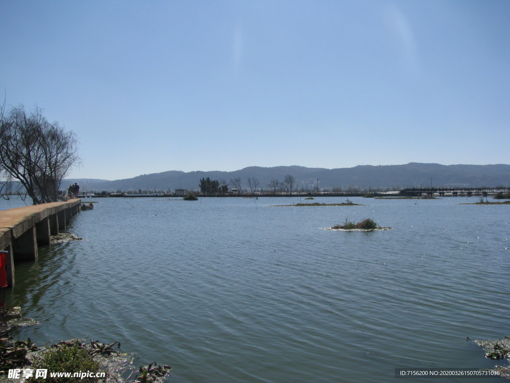 水岸
