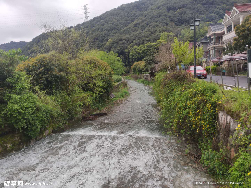 梅坞苑溪流