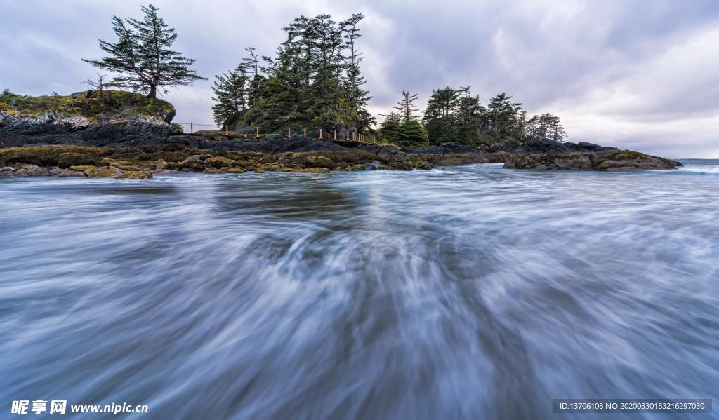 河流