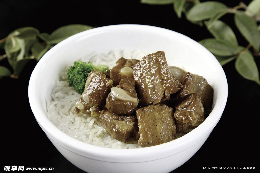 吊烧排骨饭