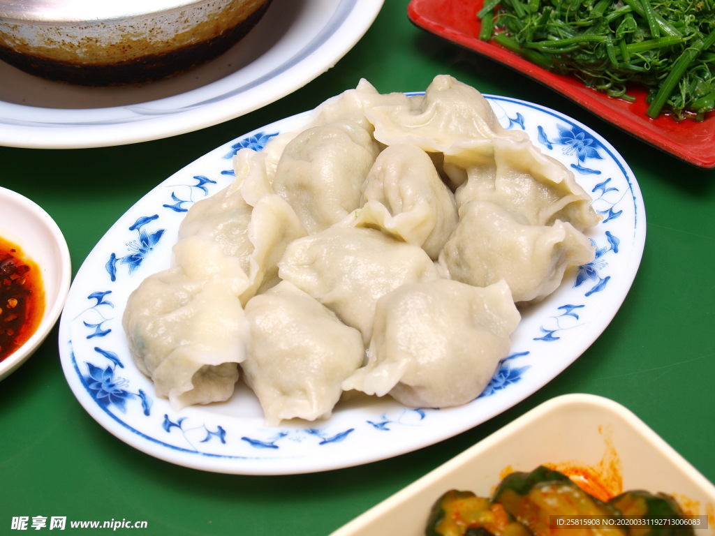 饺子锅贴馄饨图片