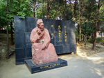 闻一多雕像