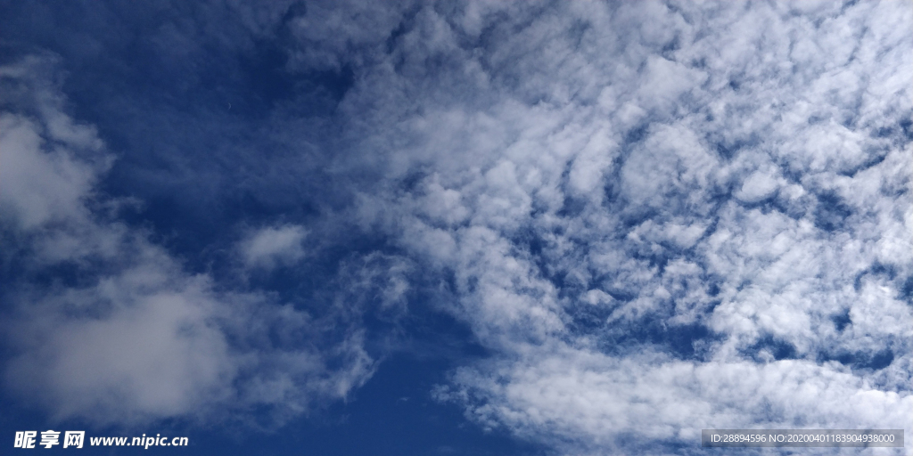 蓝色的天空