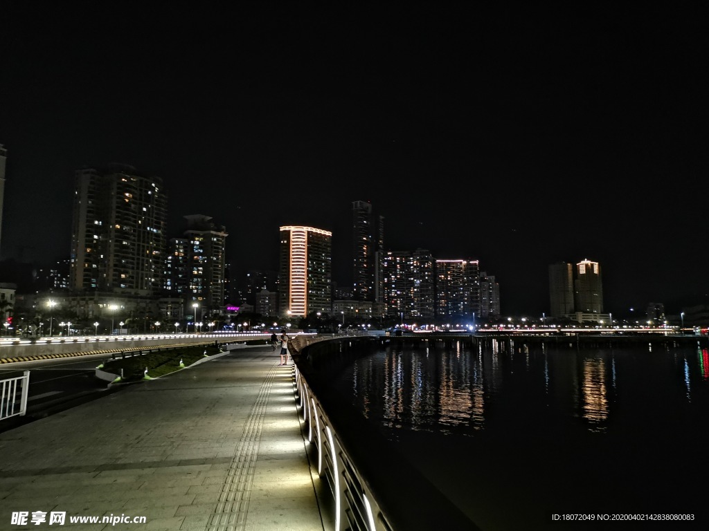 城市夜景 道路 高楼大厦