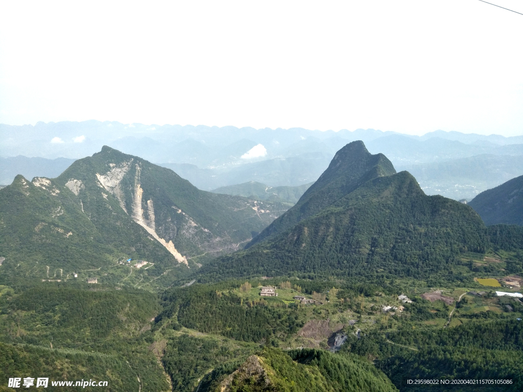 群山