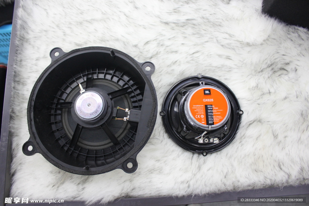 汽车加装音响扬声器低音喇叭