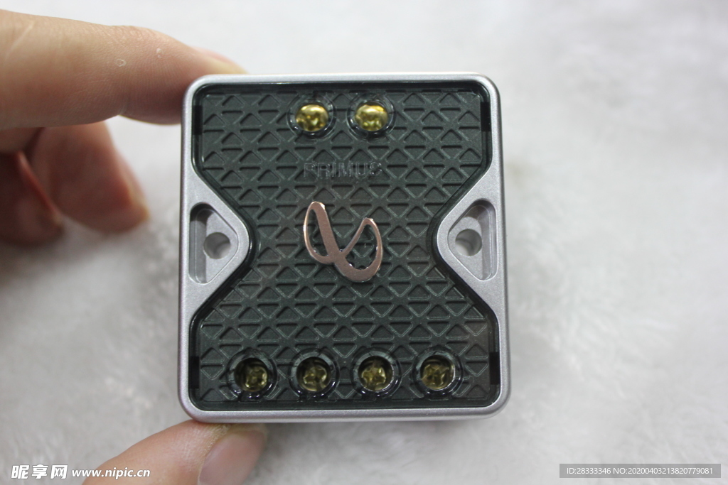 汽车加装音响扬声器低音喇叭