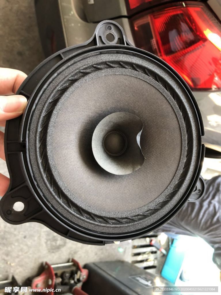 汽车加装音响扬声器低音喇叭