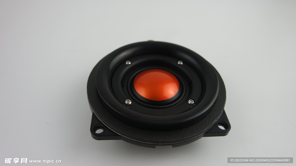 汽车加装音响扬声器低音喇叭直立
