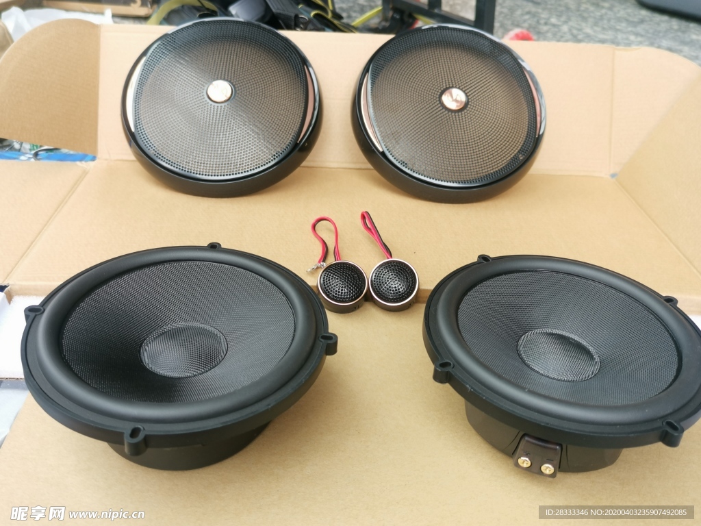 汽车加装音响扬声器低音喇叭