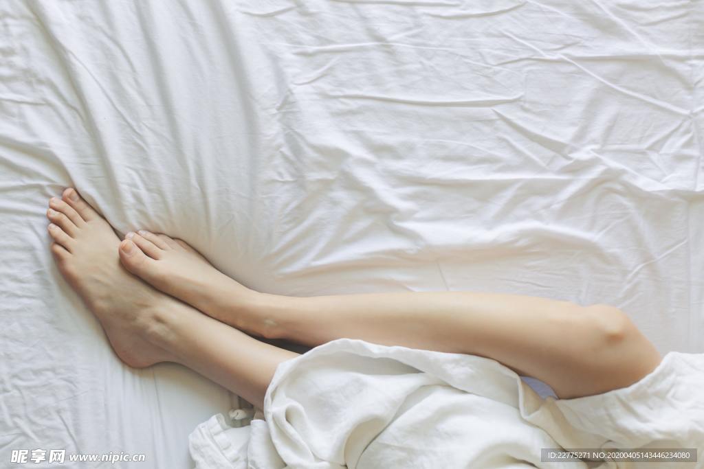 女孩的腿部