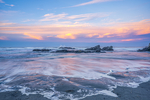 夕阳下海滩