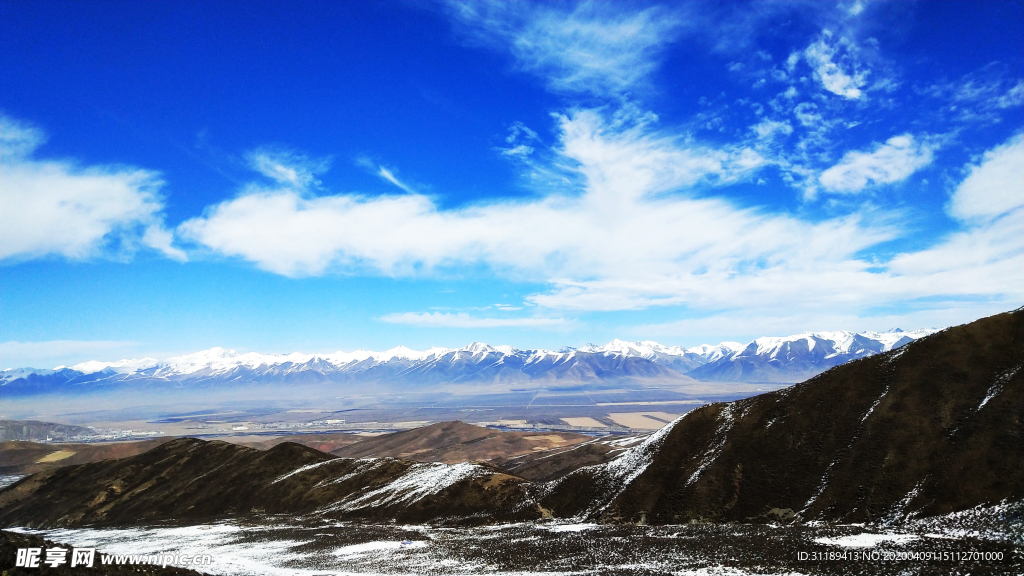 蓝天雪山