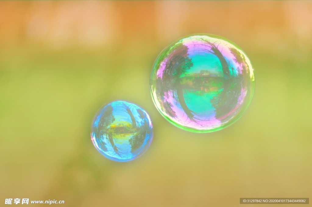 漂浮的多彩气泡
